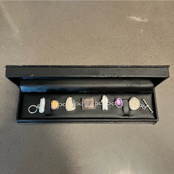 Echo of the Dreamer Sterling Silver Pearl Quarts Link Toggle Bracelet - Picture 7 of 7